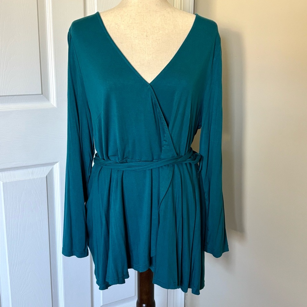 BloomChic Teal Wrap Around Tunic Top 14/16 NWT